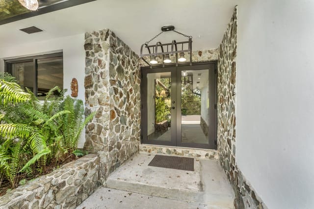 94-web-or-mls-DON03890
