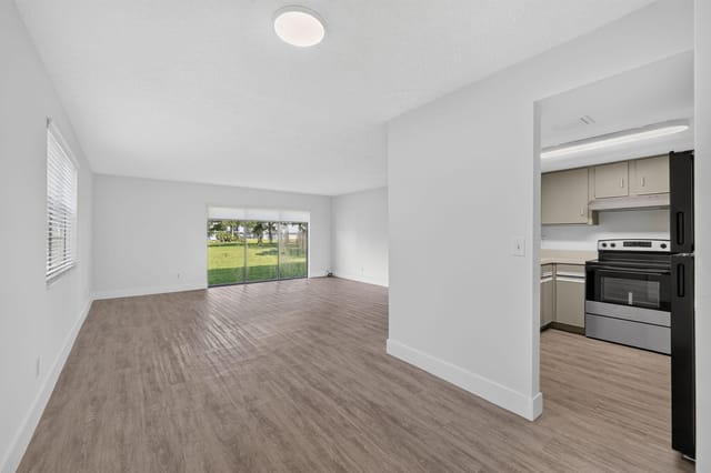 2517 S 17TH Street 103, Fort Pierce, FL 34982