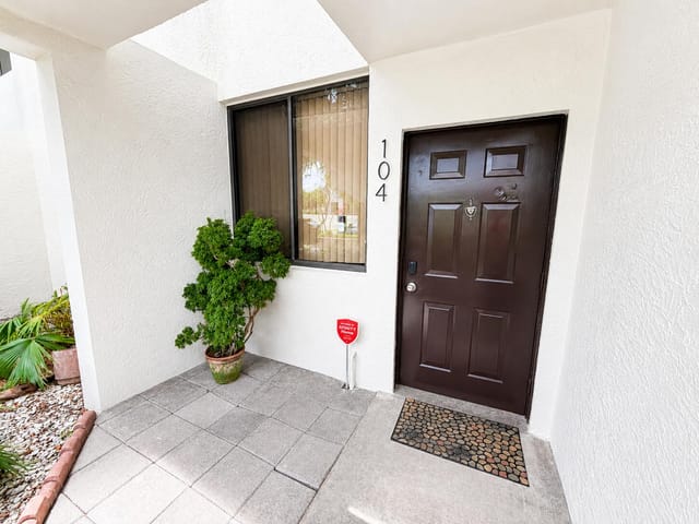 3300 NW 46th Street 104, Oakland Park, FL 33309