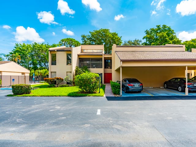6424 Pumpkin Seed Circle, Boca Raton, FL 33433