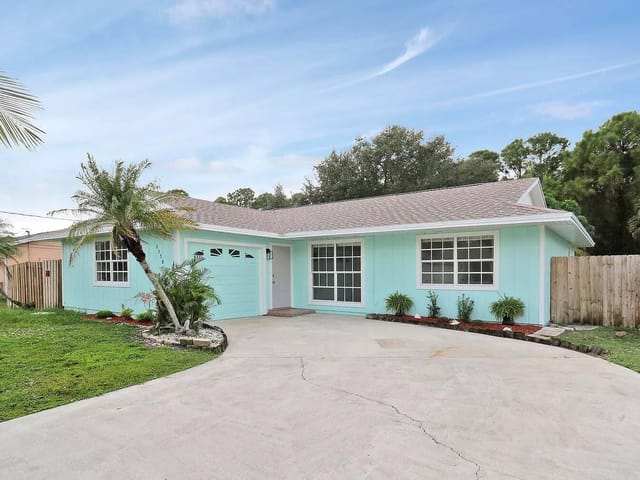 2558 SW CHESTNUT Lane, Port St. Lucie, FL 34953