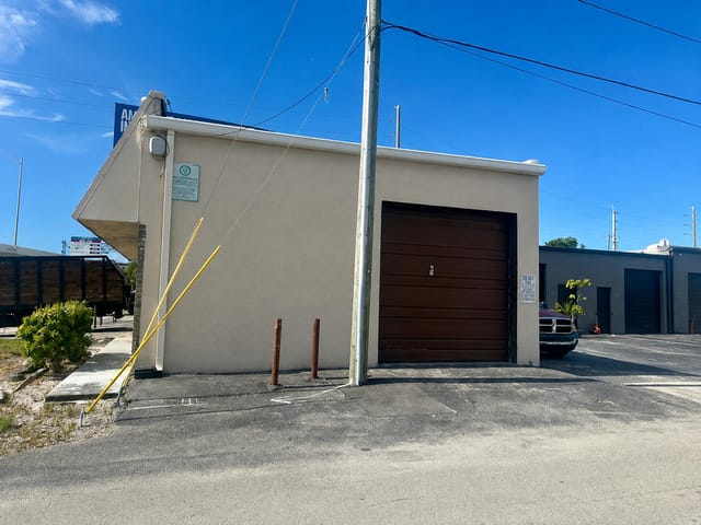 4493 NW 8th Avenue NW 8, Oakland Park, FL 33334