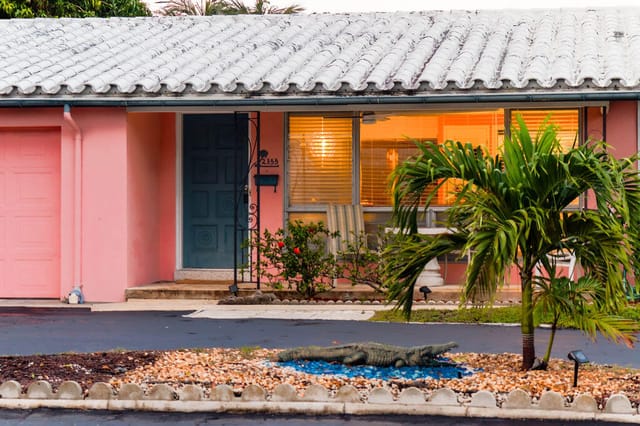 2355 NE 4TH Street, Pompano Beach, FL 33062