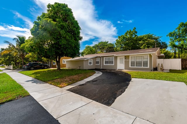 6720 SW 17TH Street, North Lauderdale, FL 33068