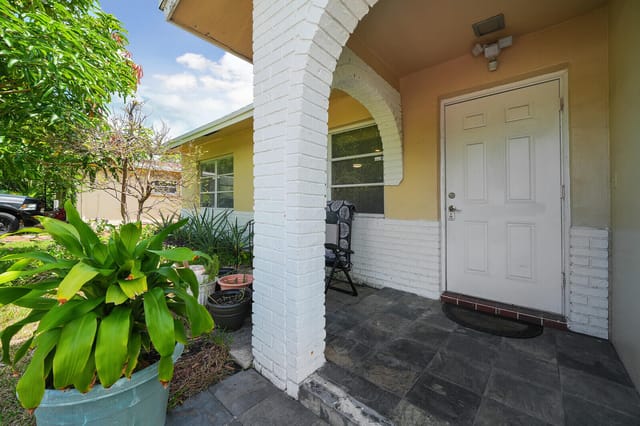 1060 NW 49th Court, Deerfield Beach, FL 33064