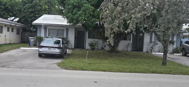 2521 NE 10TH Street 1, Pompano Beach, FL 33062