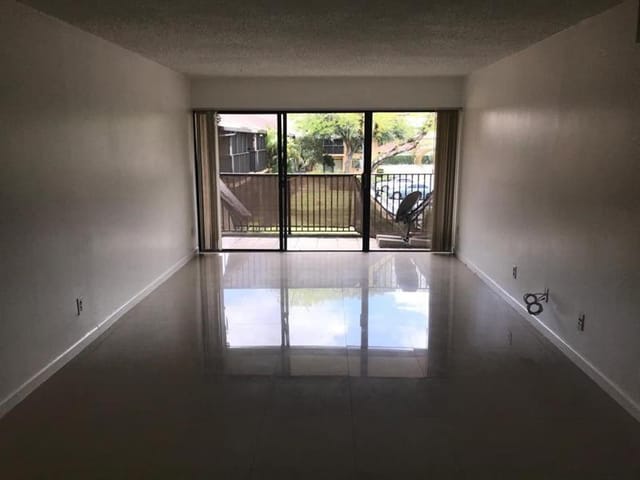 5825 WASHINGTON Street 40, Hollywood, FL 33023