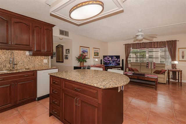 3071 NW 47TH Terrace 326, Lauderdale Lakes, FL 33313
