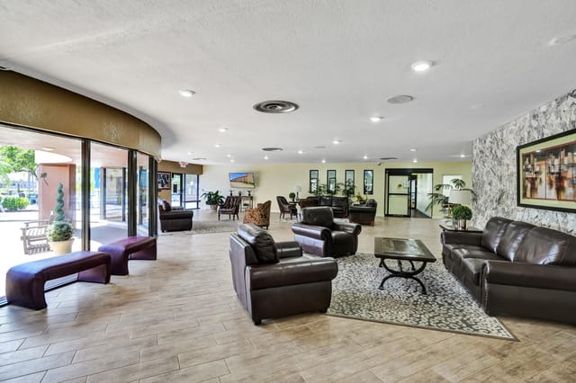 9540 SUNRISE LAKES Boulevard 303, Sunrise, FL 33322