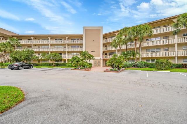 2103 LUCAYA Bend E3, Coconut Creek, FL 33066