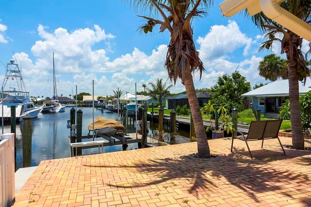 137 Queens Road, Fort Pierce, FL 34949