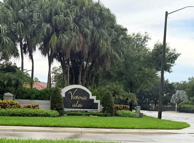 5738 NW 48TH Avenue, Coconut Creek, FL 33073