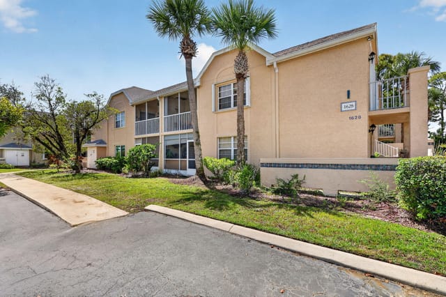 1628 SE Green Acres Circle I-103, Port St. Lucie, FL 34952