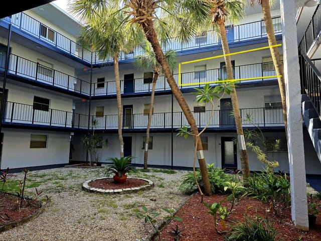 2860 SOMERSET Drive 317K, Lauderdale Lakes, FL 33311