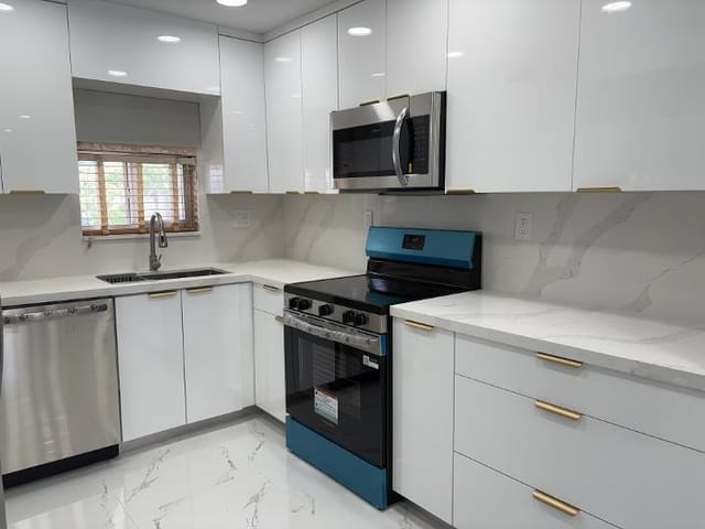 700 S Hollybrook Drive S 207, Pembroke Pines, FL 33025