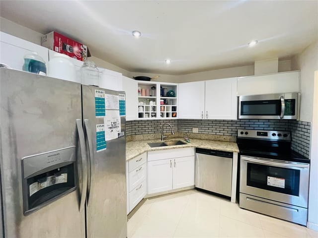 6300 S Falls Circle Drive 412, Lauderhill, FL 33319