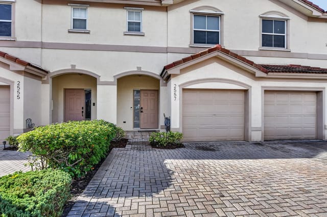 2557 Riverside Drive, Coral Springs, FL 33065