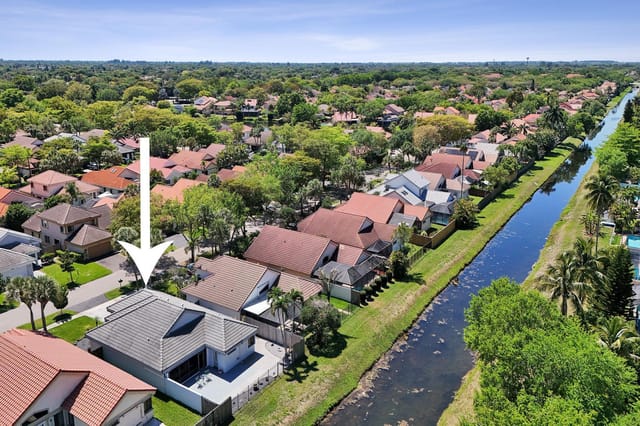 9355 NW 18TH Drive, Plantation, FL 33322