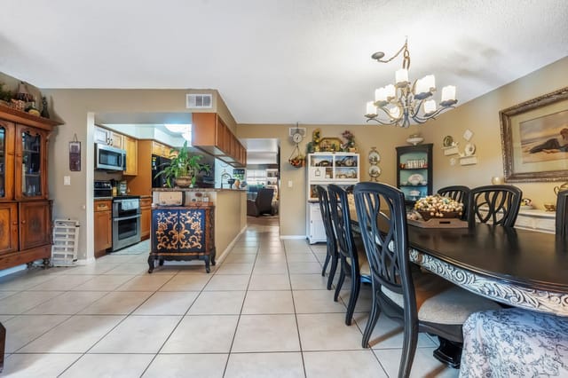 1142 N University Drive, Plantation, FL 33322