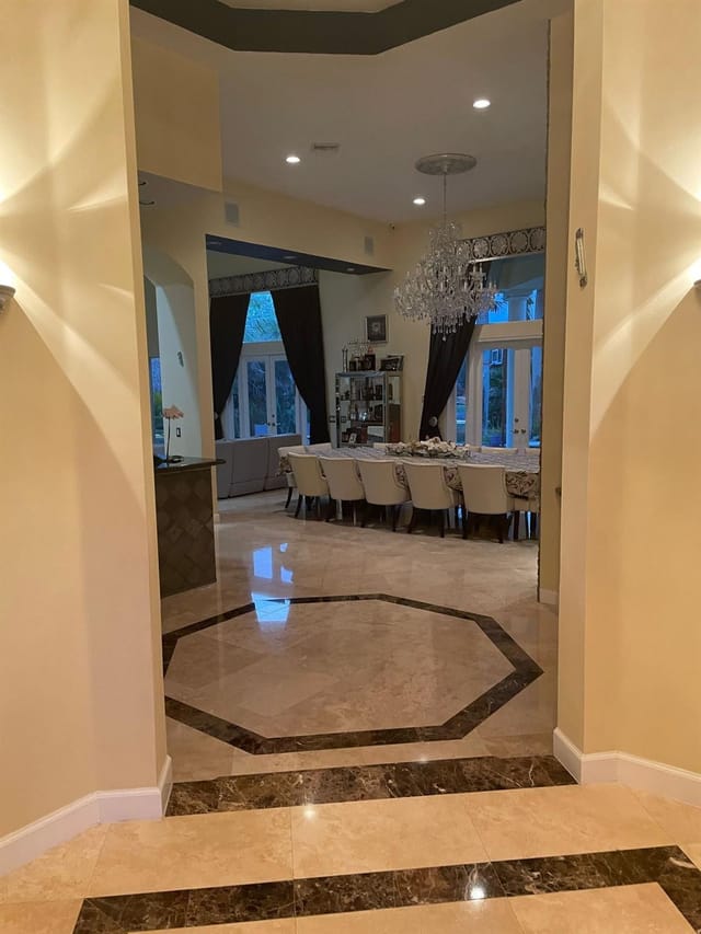 5532 ESTATE OAK Circle, Hollywood, FL 33312