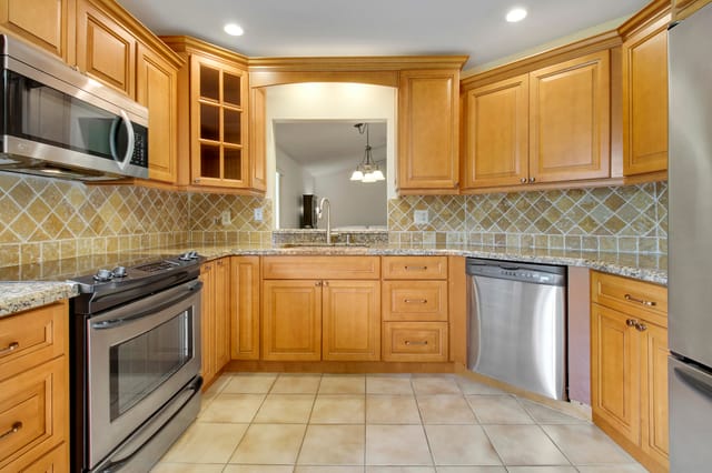 6807 SE Yorktown Drive, Hobe Sound, FL 33455