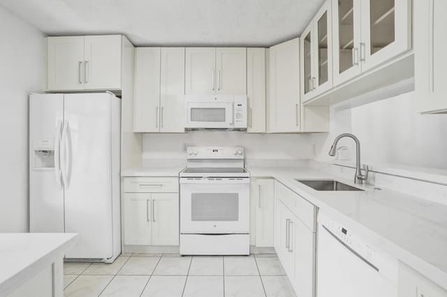 Gorgeous Glass Accent Cabinetry