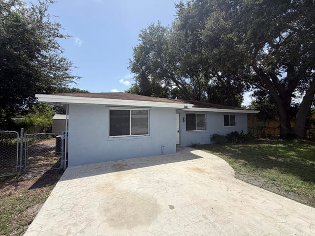 5900 SW 26TH Street, West Park, FL 33023