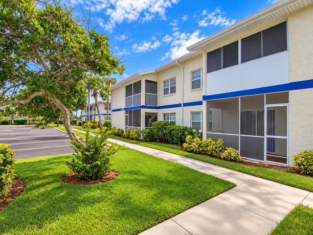 1505 SE Royal Green Circle 103, Port St. Lucie, FL 34952