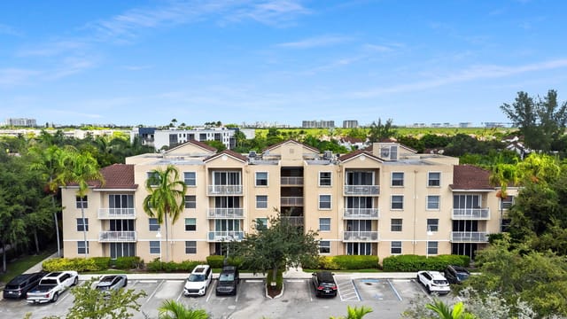 529 E Sheridan Street 1081, Dania Beach, FL 33004