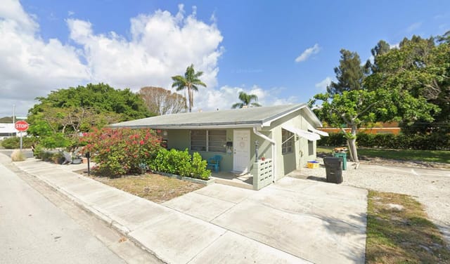 918 11TH Avenue N, Lake Worth Beach, FL 33460