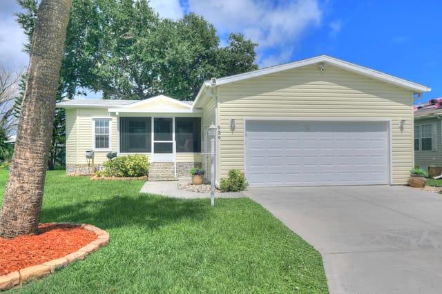 939 PECAN Circle, Barefoot Bay, FL 32976