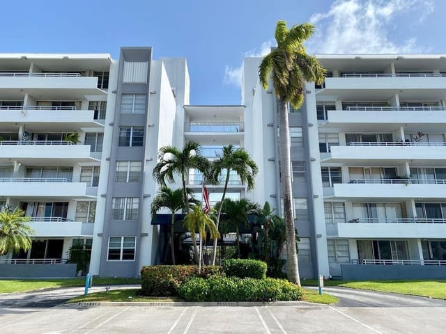 1080 94TH Street 103, Bay Harbor Islands, FL 33154