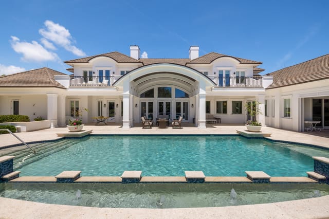 17965 SE VILLAGE Circle, Tequesta, FL 33469