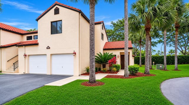 14 VIA DE CASAS SUR 104, Boynton Beach, FL 33426