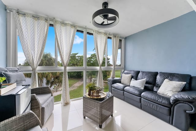 7807 Golf Cir Drive 305, Margate, FL 33063