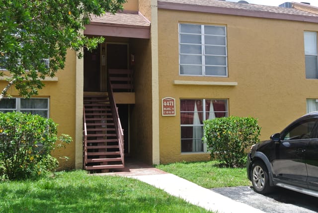 4471 TREEHOUSE Lane G, Tamarac, FL 33319