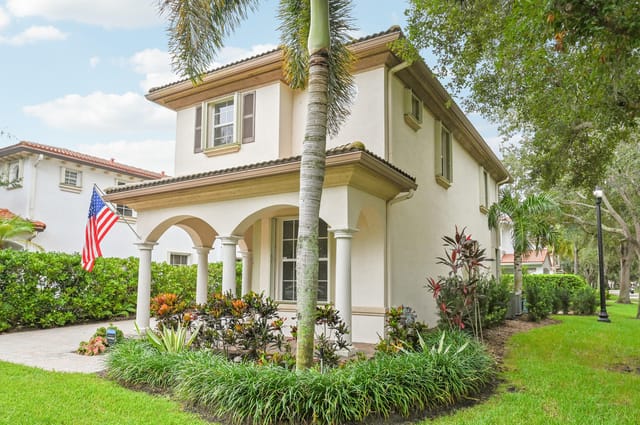 654 CASTLE Drive, Palm Beach Gardens, FL 33410