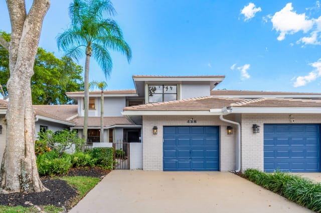 428 DEER CREEK LAKE POINT SOUTH Lane, Deerfield Beach, FL 33442