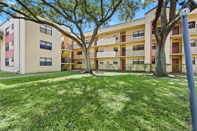 3199 FOXCROFT Road 304, Miramar, FL 33025