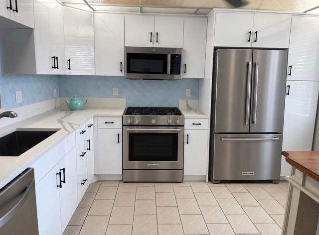 2201 Lucaya Bend N3, Coconut Creek, FL 33066