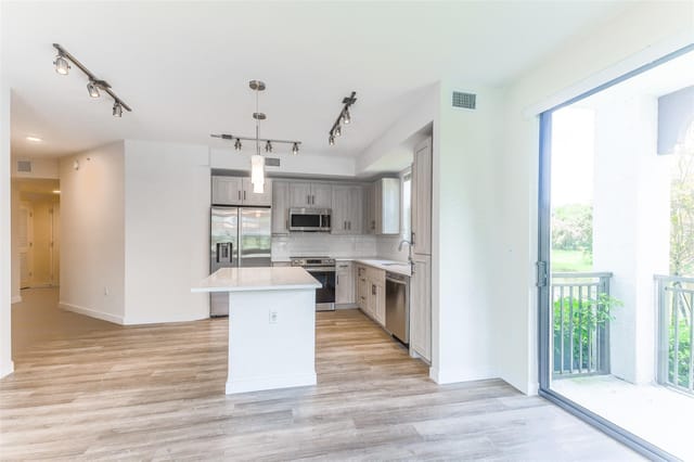 8894 NW 44th Street 4-306, Sunrise, FL 33351