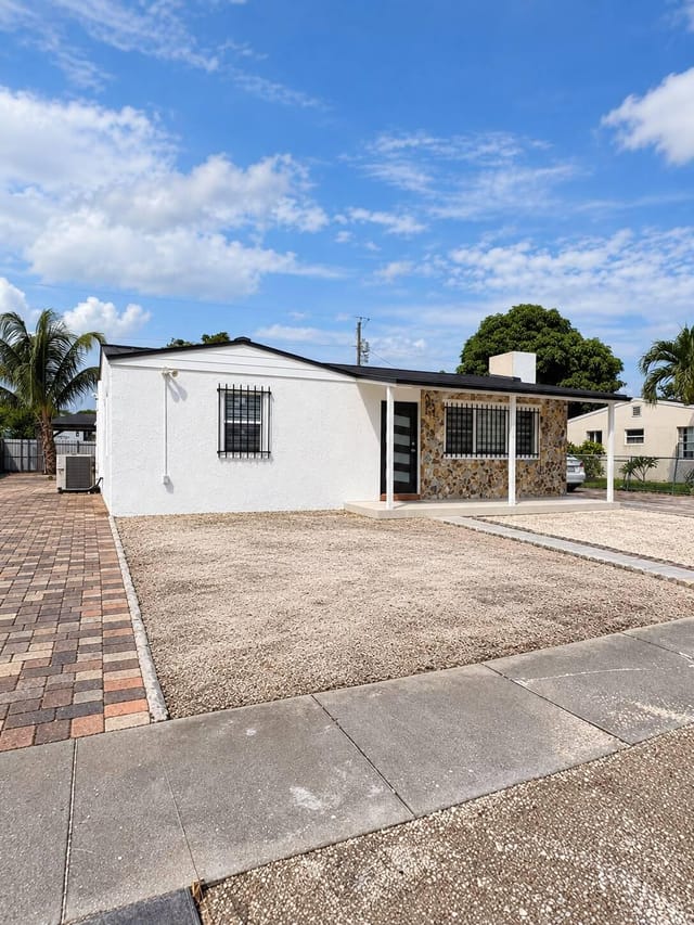 2333 Wabasso Drive, West Palm Beach, FL 33409