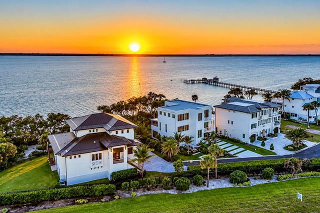 7683 Pelican Pointe Drive, Jensen Beach, FL 34957