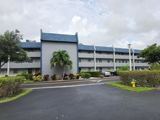 7847 Golf Cir Drive #101, Margate, FL 33063