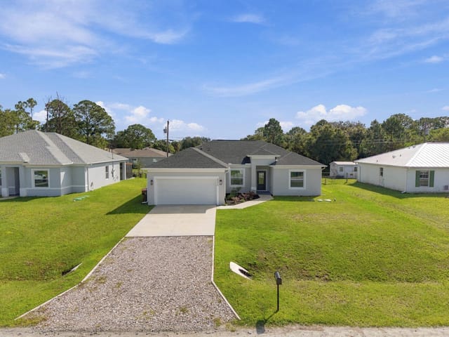 8236 100th Court, Vero Beach, FL 32967