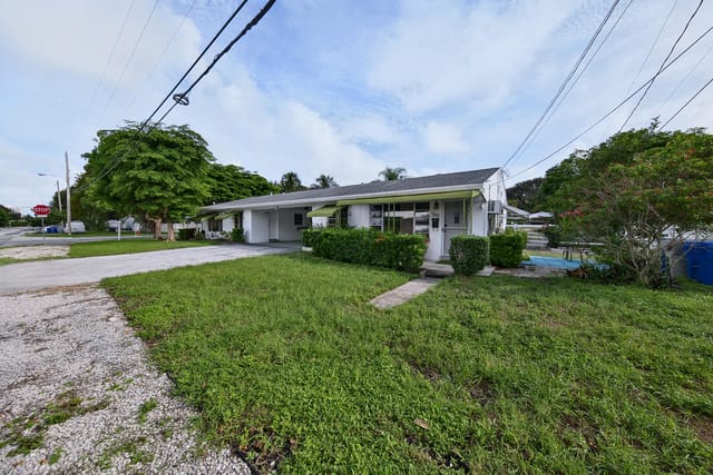 239 NE 24TH Avenue, Pompano Beach, FL 33062