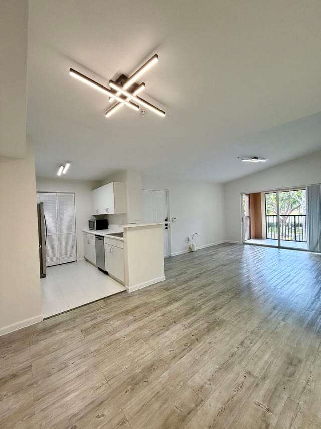 4852 N STATE ROAD 7 207, Coconut Creek, FL 33073