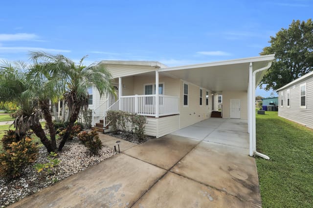 8775 20th Street lot 905, Vero Beach, FL 32966