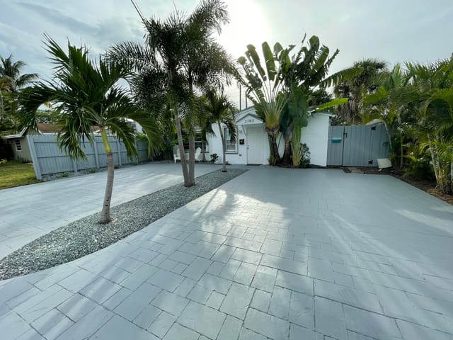 2703 NE 6TH Lane, Wilton Manors, FL 33334