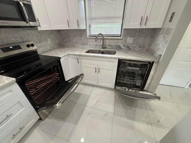 21913 Lake Forest Circle 201, Boca Raton, FL 33433